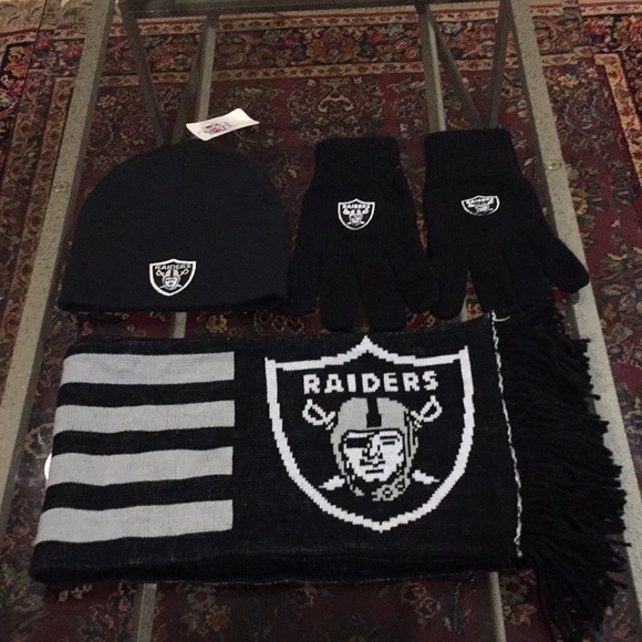 NFL Other - Raiders NFL Scarf,hat & Gloves good condition